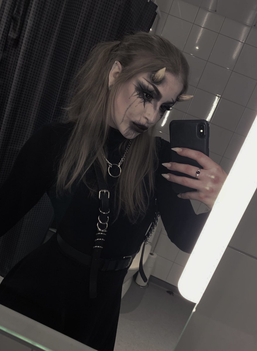 EckelBecca's tweet photo. Yesterday was fun, happy halloween!🎃 https://t.co/6KoMqkSk0F