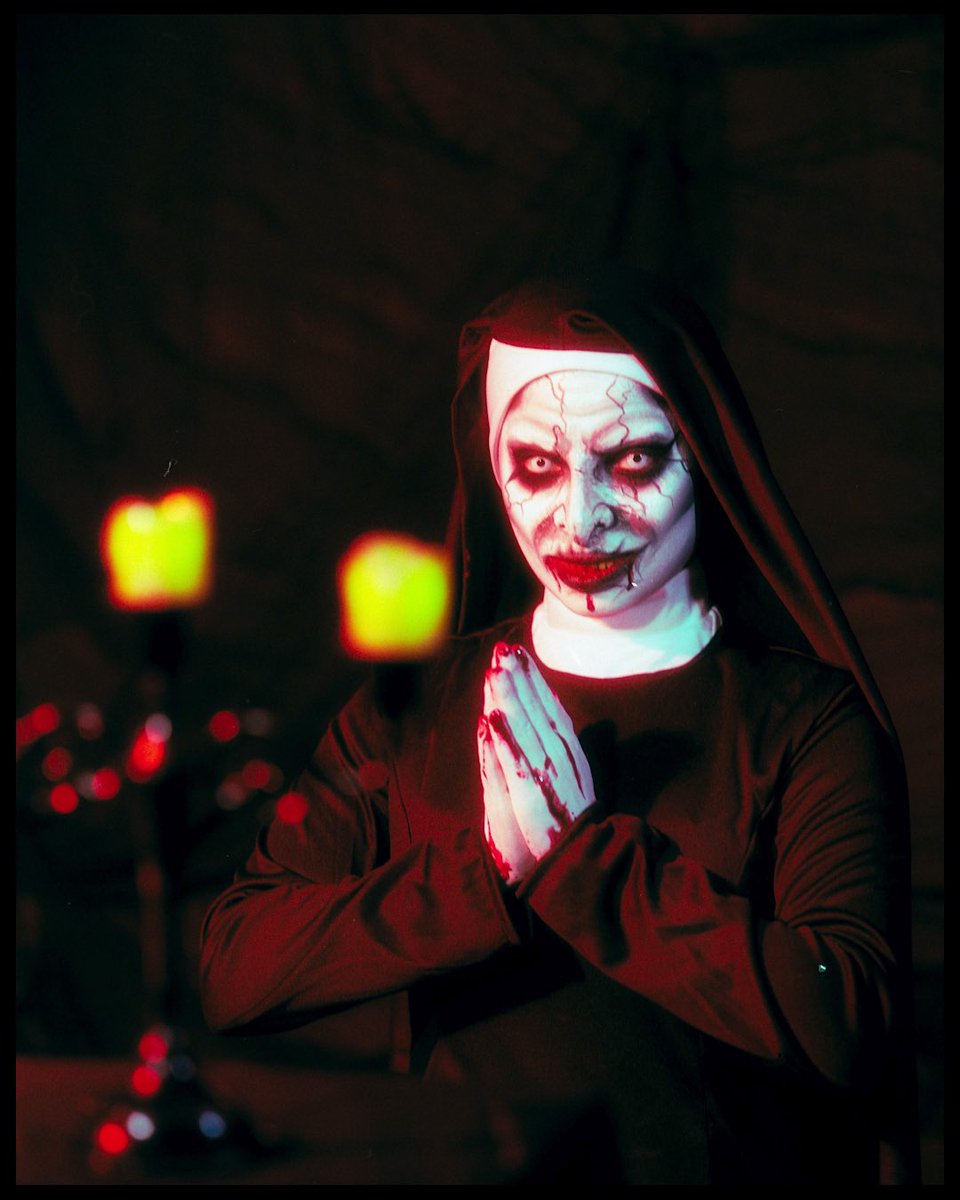 jaysvito's tweet photo. ‘ Shot one of my favorite horror movies all on film 🎞 #HappyHalloween2021  #Kodakportra800 https://t.co/6UTm6OCcGX