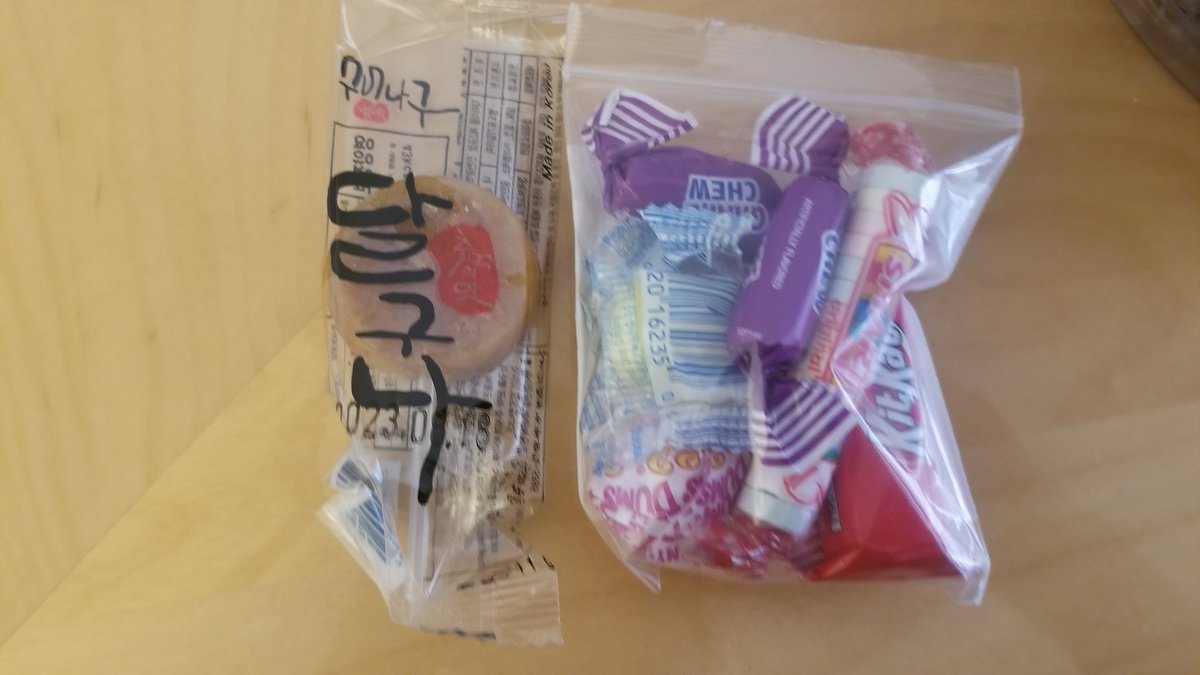 sillbaram's tweet photo. Have you watched the Netflix drama <Squid Game>? Forget about the cruel game. Just have sweet.  We are preparing Dal-Go-Na candies for you at Flock Lane after 5 p.m.
My family who lives in South Korea sent me Dal-Go-Na and we want to share it with our neighbors. ^^ https://t.co/39PS5TnJwQ
