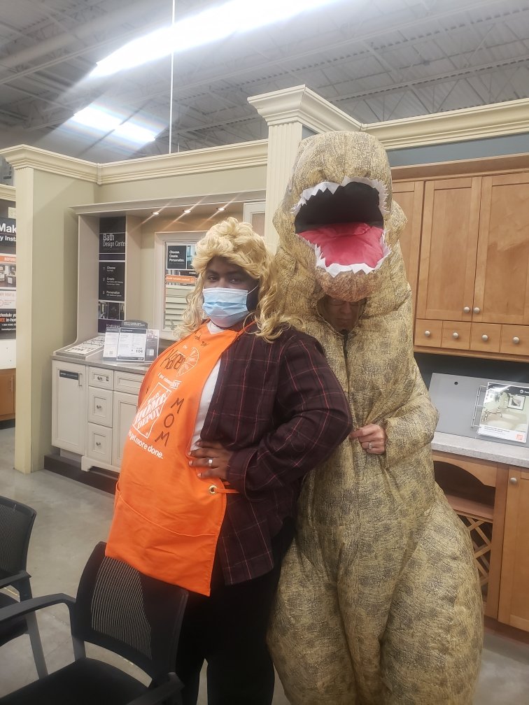 smith_helmer's tweet photo. Halloween fun at 8445 @The3rdVic @jgonzalef @MikeBennett1213 @CyrillaAbiseid https://t.co/Ia5TjuxIQV