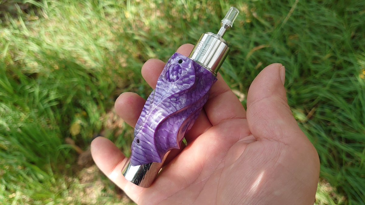 CebrjowHwScHCkj's tweet photo. 皆さん、おはよっチェ😆👍今月も宜しくご安全に🙇💦#LKC #Nero V1 #JUMA Purple Dragon +#WOTOFO STNG MTL RDA + 蜻蛉切 ドリチ 😋💦👍#VAPE #vape好きな人と繋がりたい #VAPE好きと繋がりたい #VAPE初心者 #LovePinoyVapingGear #LowkeyCustoms #iamlowkeycustoms #fouronefivemod https://t.co/PfH6HCkBjV