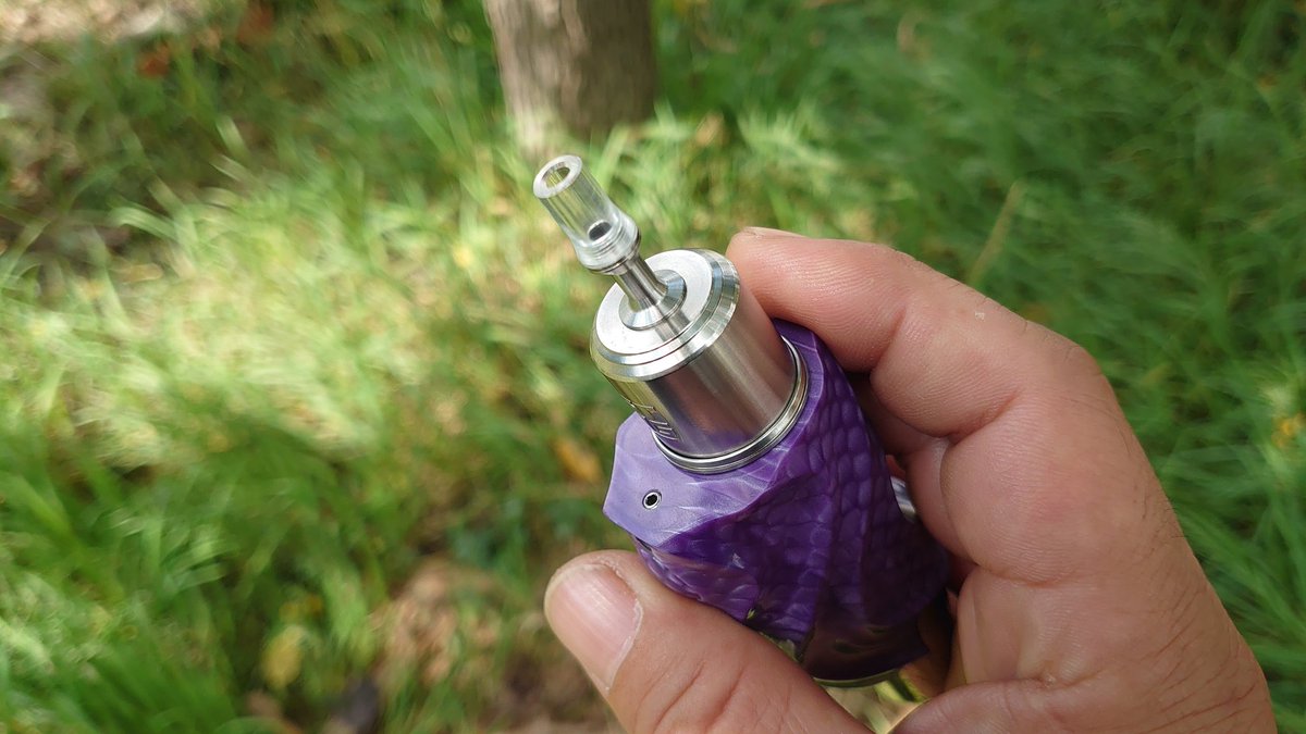 CebrjowHwScHCkj's tweet photo. 皆さん、おはよっチェ😆👍今月も宜しくご安全に🙇💦#LKC #Nero V1 #JUMA Purple Dragon +#WOTOFO STNG MTL RDA + 蜻蛉切 ドリチ 😋💦👍#VAPE #vape好きな人と繋がりたい #VAPE好きと繋がりたい #VAPE初心者 #LovePinoyVapingGear #LowkeyCustoms #iamlowkeycustoms #fouronefivemod https://t.co/PfH6HCkBjV
