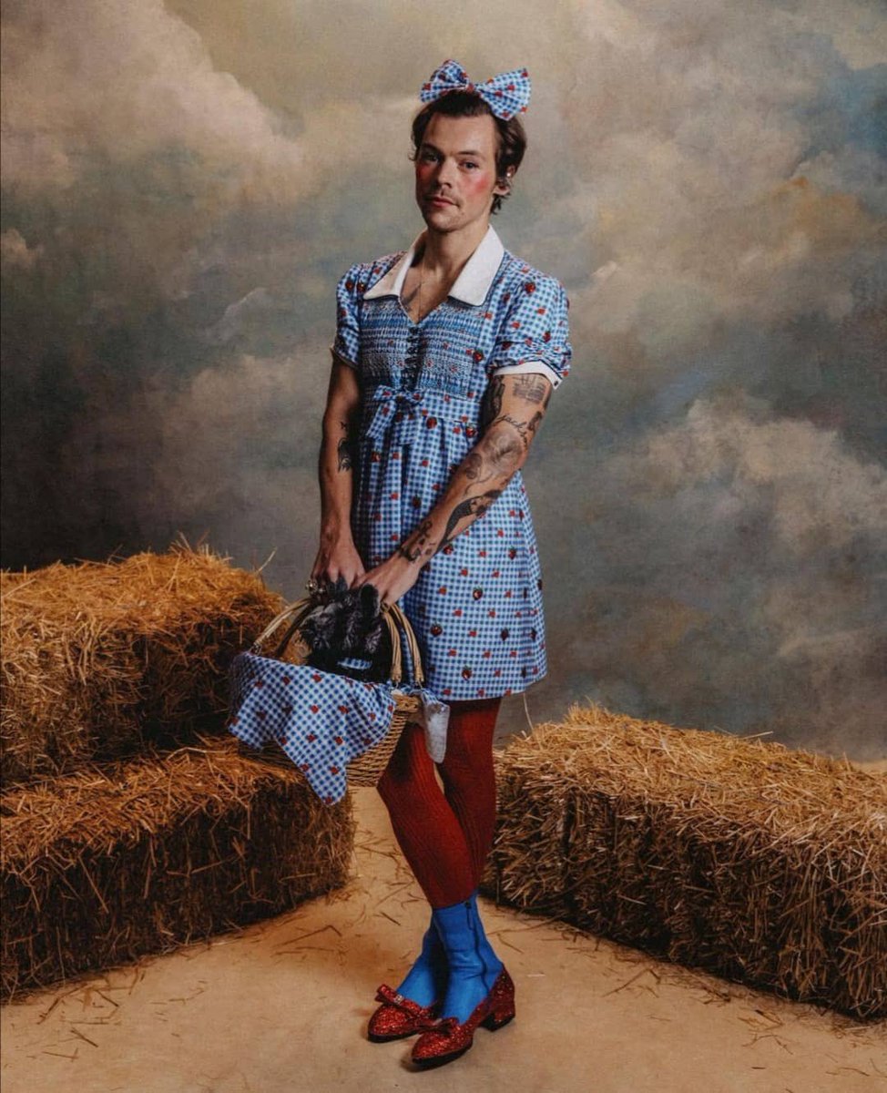 hsdaily's tweet photo. Harry as Dorothy for #Harryween Night I photographed by Anthony Pham. https://t.co/tmm8AezNZq