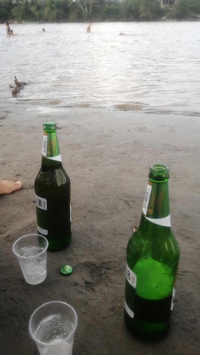 alexandersa90's tweet photo. Quien por la playita? https://t.co/7pLq5bFpTt