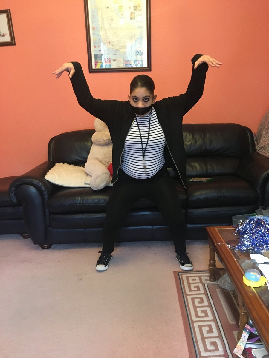 chantellecool1's tweet photo. Happy Halloween @TapeFaceBoy #tapeface #silentones #stayweird #Halloween #halloween2021  #cosplay https://t.co/DRbUEAk9Wu