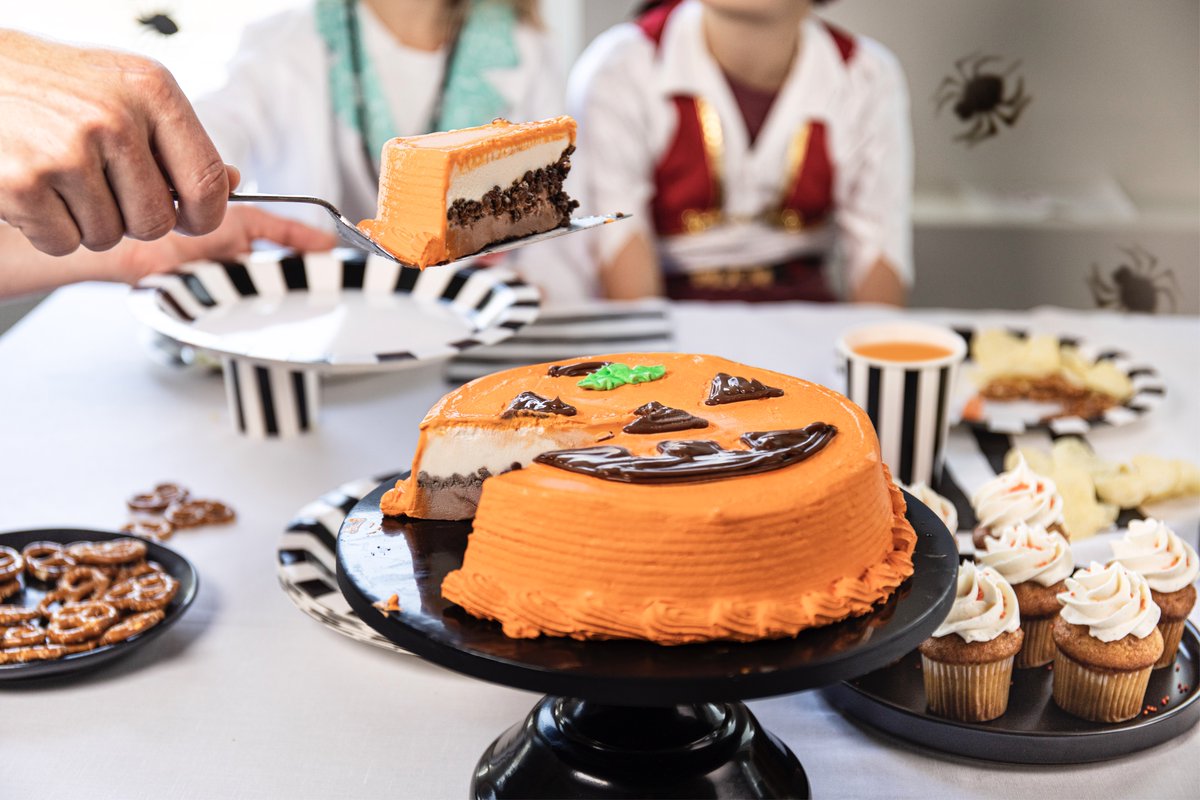 No tricks, just treats. Happy Halloween! bit.ly/2Hqwtyp