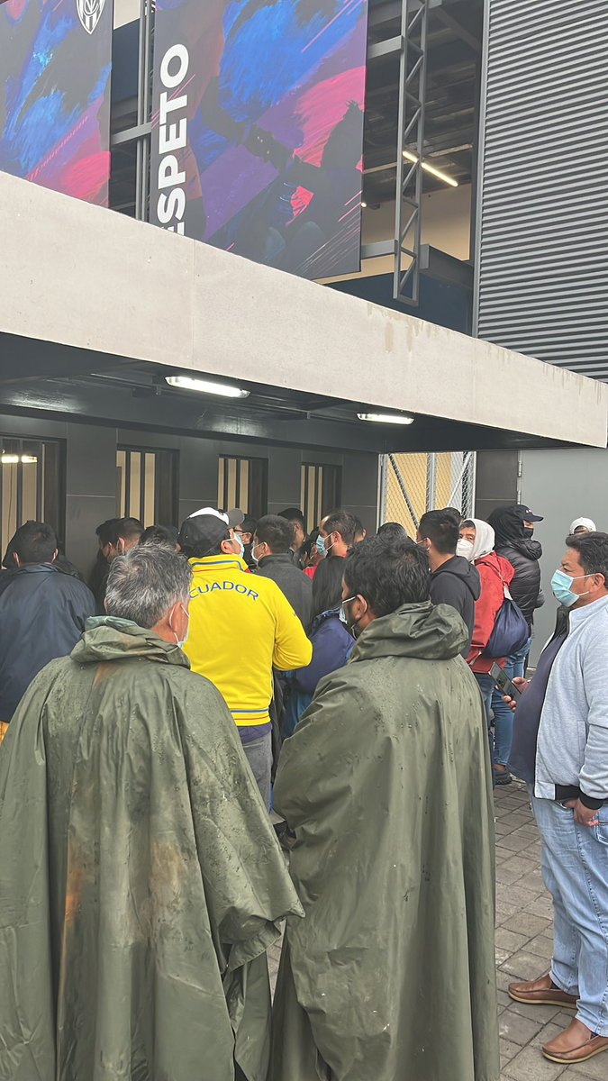 felo_martin's tweet photo. Poca organización, un sistema de compra de entradas digital colapsado. Que decepción. Dejan mucho que desear #independientedelvalle #IDV #ligapro #futbolecuador https://t.co/kwVxjSD3kE
