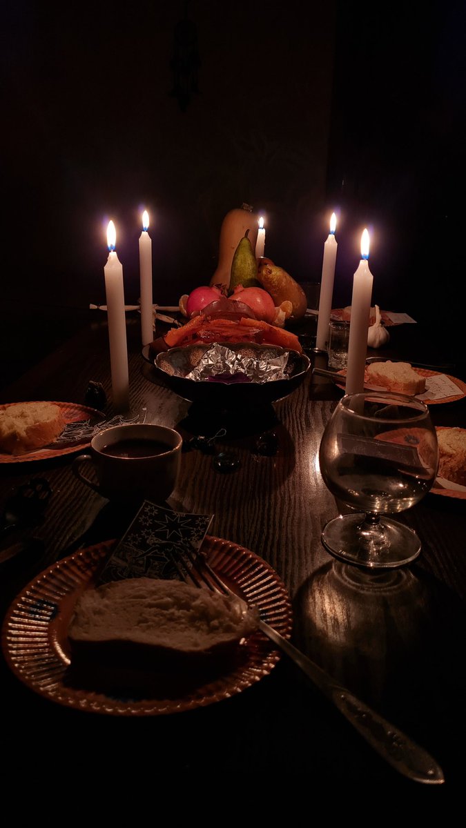 maxineaddams's tweet photo. #samhain #witchcraft #Halloween #dumbsupper #halloween2021 #самайн #ужин #пизда #wonderlustcoven https://t.co/9zQ3g4LDDZ