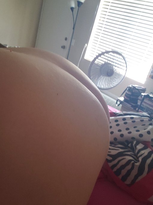 Just taking pictures of my ass for no reason. https://t.co/rXoA5c2Fua<a href="/tag/horror"class="tags"><span>#horror</span></a><a href="/tag/bbw"class="tags"><span>#bbw</span></a><a href="/tag/halloween"class="tags"><span>#halloween</span></a><a href="/tag/tgirl"class="tags"><span>#tgirl</span></a>