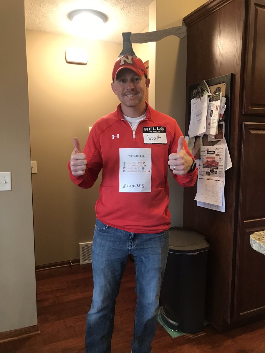 Don’t usually dress up for Halloween 🎃 but thought it was appropriate this year. The 🐍 Trev Alberts about to get another ✅on his list. #UNOWrestling #OOOSSS

Trev’s hit list…

✅ UNO Wrestling
✅UNO Football
🔲 Scott Frost
🔲 Nebraska Football