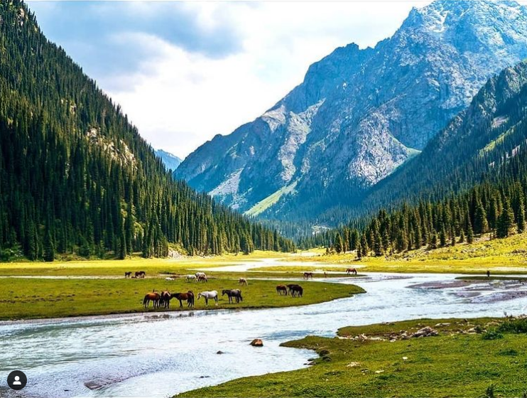 ivanking1998's tweet photo. 🇰🇬The Ala Kul is located south of Karakol, southeast of Issyk-Kul lake in Kyrgyzstan.
#kyrgyzstan #amazingworld98 #asia #alakul #karakol #issykkul #kirguistan #travel #mountain #kyrgyz #kyrgyzstantravel #asiatravel #bosques #paisajesnaturales #cuteplace #discover #issyk #тоо https://t.co/1btMoacX6Q