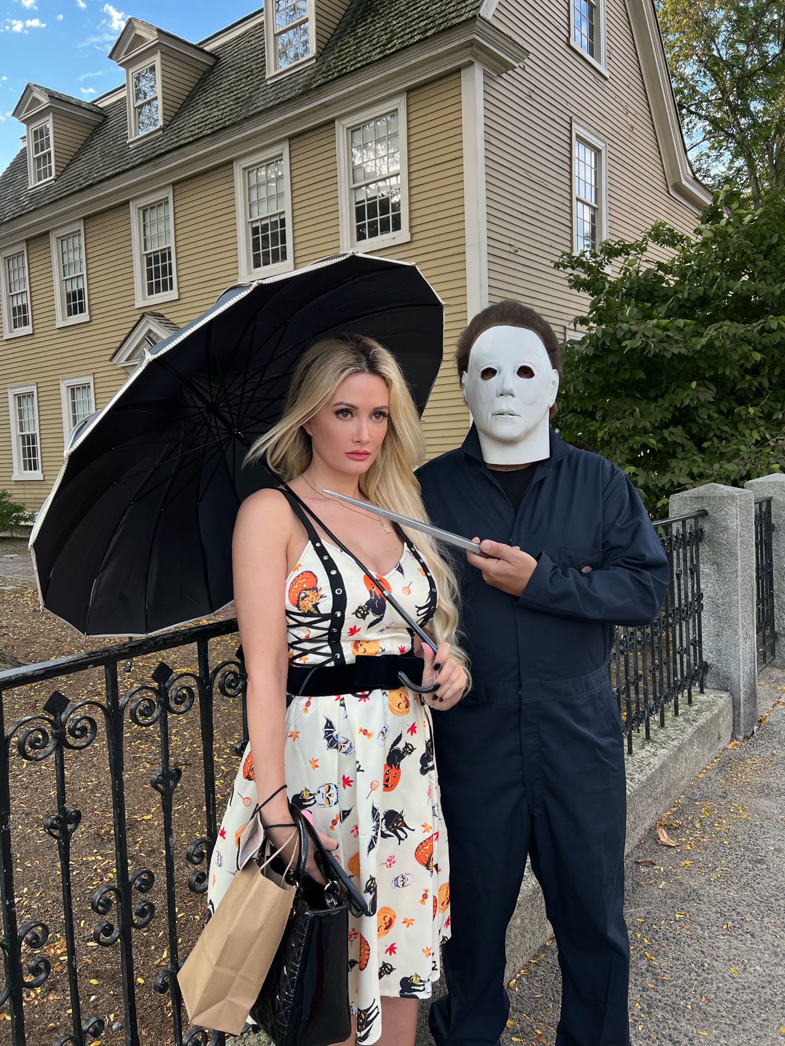 1 pic. Happy Halloween! https://t.co/B4NB6aQXrs
