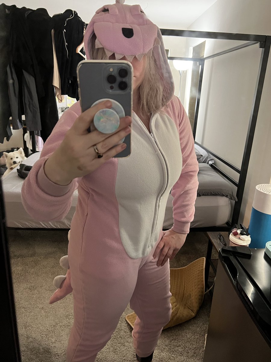 Jurassic_Liz's tweet image. Yesterday I was the Professor. Today I’m gonna eat him I guess. 

@ryanbergara
@shanemadej 
@stevenkwlim
@wearewatcher 

#puppethistory #theprofessor #puppethistoryprofessor #puppetuniversity #shanemadej #ryanbergara #boogara #ghouligan #shaniacs #boogaras #ghouligans