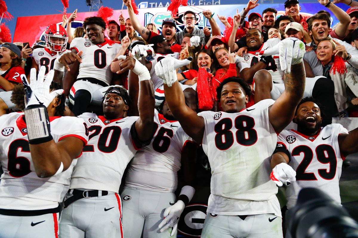 PFF_College's tweet photo. Highest-graded front-seven SEC defenders in Week 9

1. Nakobe Dean, 𝗚𝗲𝗼𝗿𝗴𝗶𝗮 - 85.4
2. Colby Wooden, Auburn - 79.8
3. Channing Tindall, 𝗚𝗲𝗼𝗿𝗴𝗶𝗮 - 76.4
4. Jalen Carter, 𝗚𝗲𝗼𝗿𝗴𝗶𝗮 - 75.6
5. Quay Walker, 𝗚𝗲𝗼𝗿𝗴𝗶𝗮 - 75.5
6. Devonte Wyatt, 𝗚𝗲𝗼𝗿𝗴𝗶𝗮 - 74.6 https://t.co/J9OQsJT24O