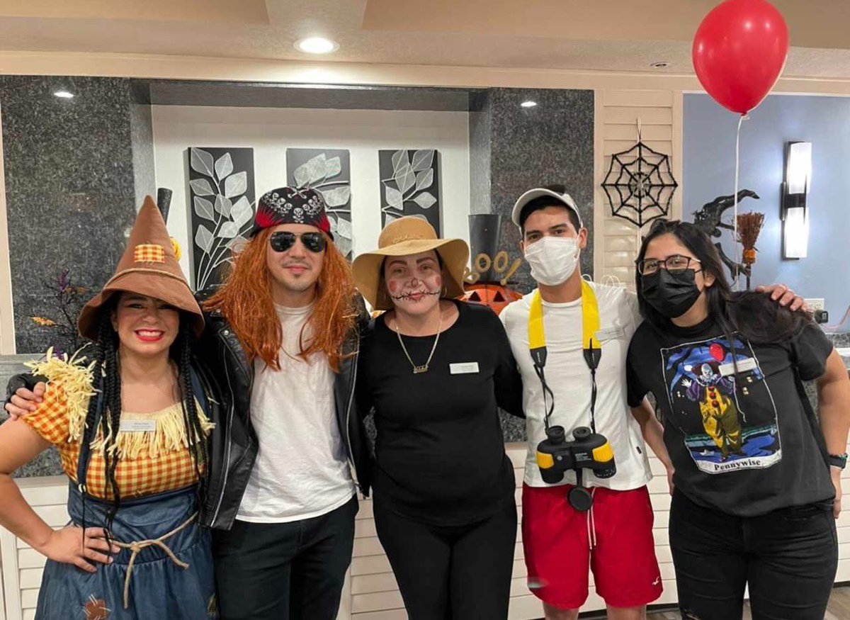 🎃🎃👻👻💀💀Celebrating Halloween at CPR!!! Happy Halloween everybody. Trick or treat 🎃🎃👻👻💀💀@lloduca @RicJimDR @diamondresorts @DiamondCareers @MzShaniceDotCom @CarrozR @Aleferrerass @Julissa7777 @lrbjenkins71 @JoseDia83990381 #CPRHalloween #LifeAtDiamond