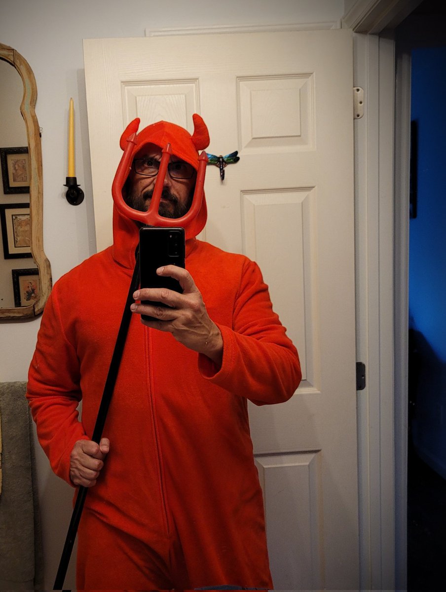 TrentTrouble's tweet photo. #halloween2021 https://t.co/MYzyYy0h1B