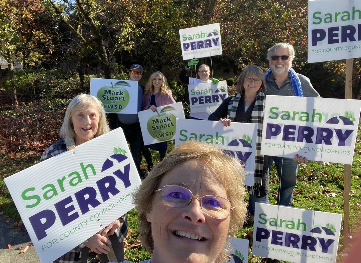 PerryElect's tweet image. Just TWO DAYS LEFT to make an impact! Thanks to everyone who came out to canvass and sign-wave in Redmond and Woodinville today!! We’re almost there.