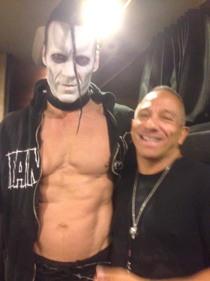 HAPPY HALLOWEEN 🖤🖤🎼🧟‍♂️🧟‍♂️ <a href="/DoyleAbominator/">Doyle</a>  <a href="/themisfits/">The Misfits</a> <a href="/marteeeen/">Martin Atkins</a> #Happy Halloween #music