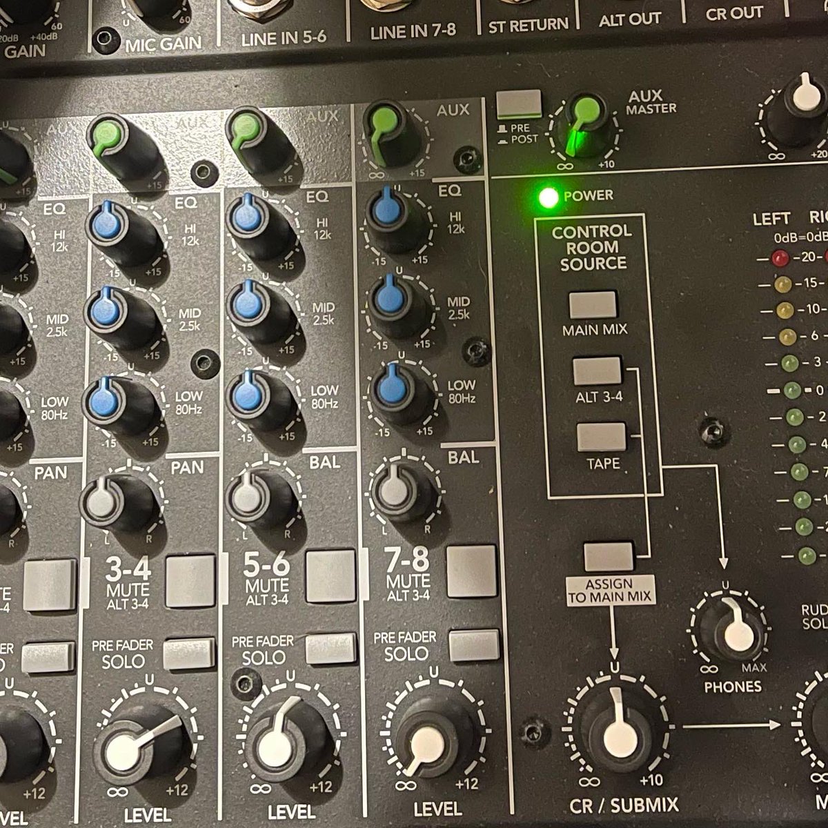 jasonantonyking's tweet photo. Home studio updated tonight to make better use of some pro kit I had sitting around doing nothing. Now plumbed in for voice tracking work, with a dedicated voice over setup using the Avalon 737SP @tcelectronic @Yellowtec #avalon737sp #neumanntlm107 #mackiemixer @WeAreFocusrite https://t.co/54FauACBLn