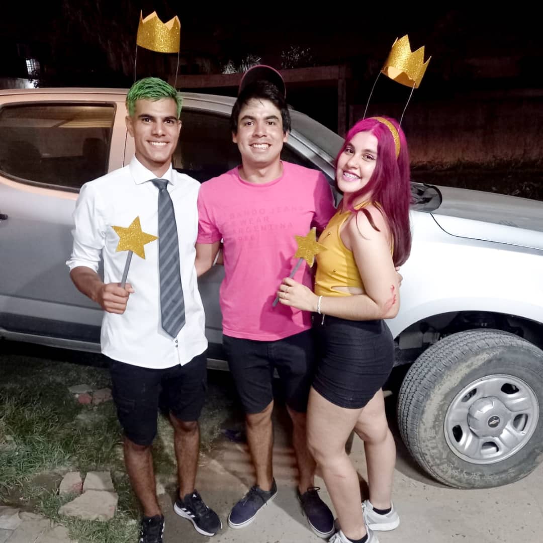 miligaona15's tweet photo. Los padrinos mágicos💛 https://t.co/aCuY3BpRu0