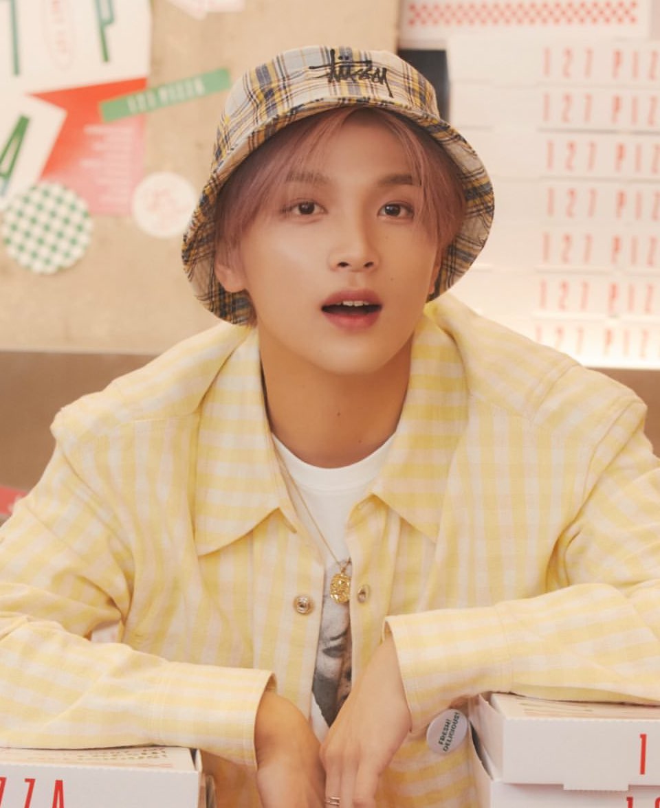 hclovsyou's tweet image. haechan's too pretty for my own good