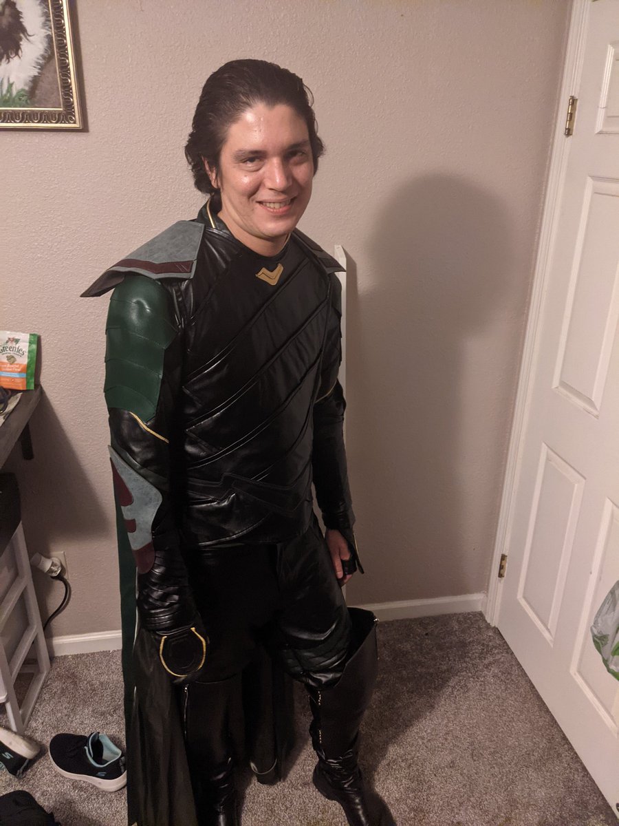 MTSchaefer's tweet photo. Happy 'Ween, you guys! Glad this still fits after 2 years of hanging out with fat Thor. https://t.co/Vw8wdgp5n1