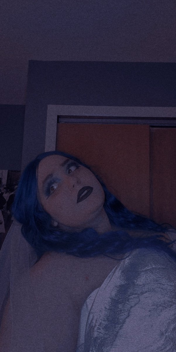 / 

Hehehehe look at my Halloween costume