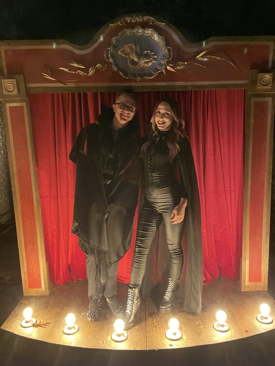 iconforhire's tweet image. We hope #IconArmy has a safe and happy Halloween, tag us in your costume pics so we can see them! 🎃