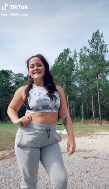 Jenelle Evans Ego Trips on TikTok: I Used to Be a Cheerleader! I'm PERFECT! https://t.co/S7sZgpkW8M https://t.co/XJaA0utDVH