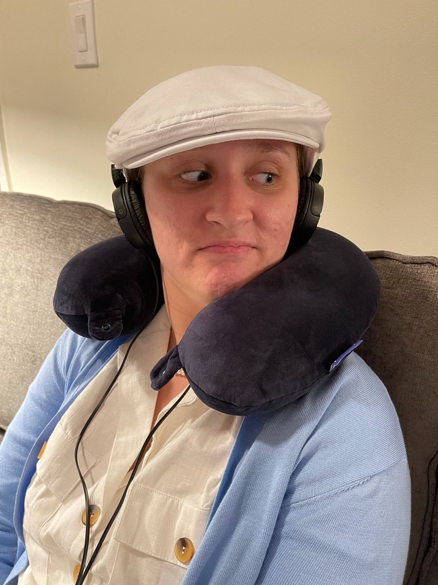 MarenJacobson's tweet photo. I win Halloween this year. I’m telling you guys, I haven’t stopped laughing. This was the most creative thing I have ever done. I peed my pants from laughing at myself last night @melissamccarthy https://t.co/4CUEIbH172