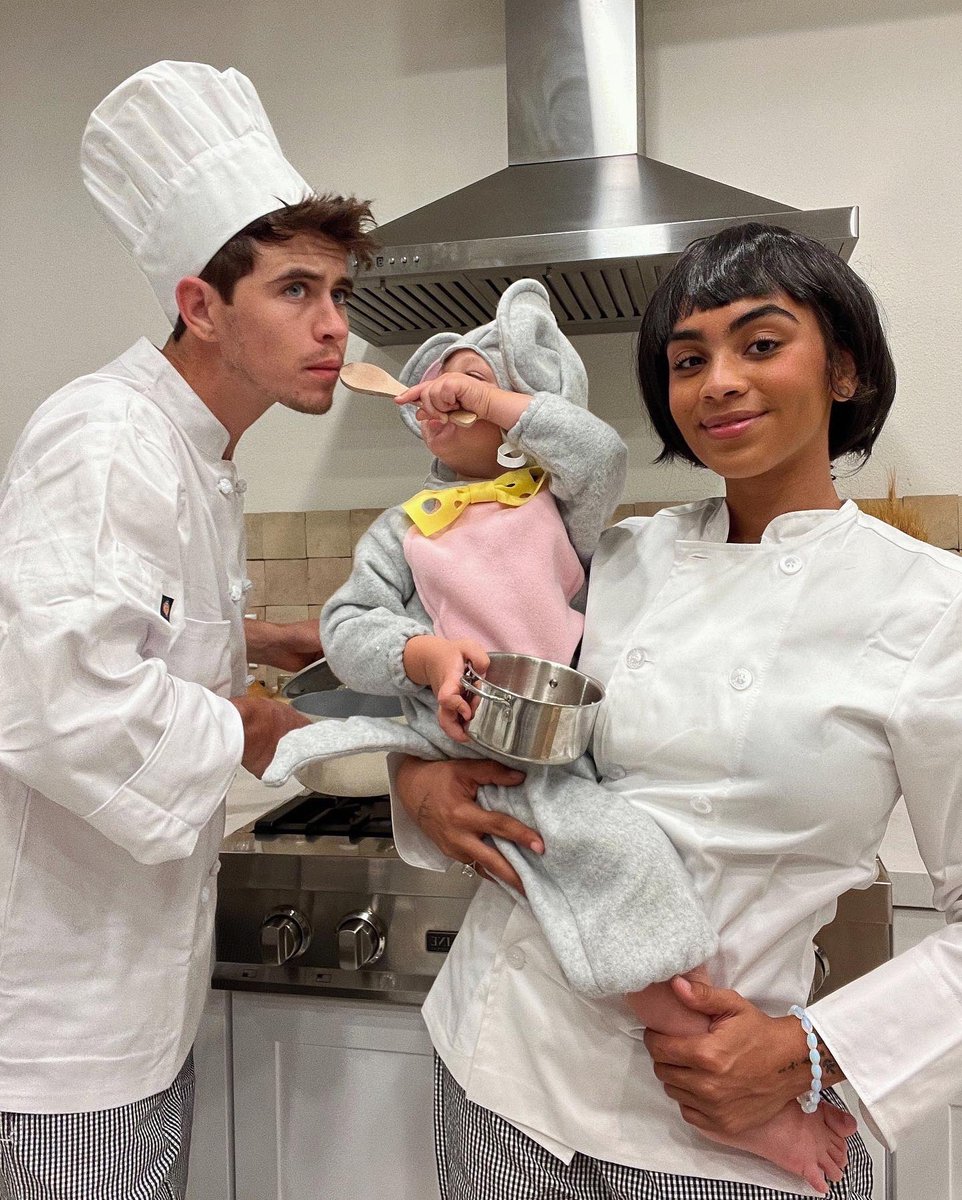taylorgiavasis's tweet photo. little chef 🧑‍🍳🐭🧀 https://t.co/NJrplyOUrs