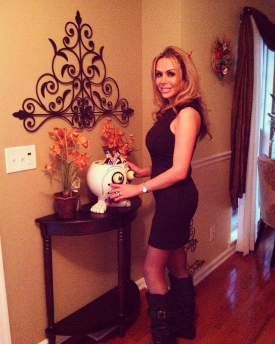 ❤️💋 #Halloween #HappyHalloween2021 #goodnight https://t.co/bcmbz5FYhv<a href="/tag/halloween"class="tags">#Halloween</a><a href="/tag/happyhalloween2021"class="tags">#HappyHalloween2021</a><a href="/tag/goodnight"class="tags">#goodnight</a>