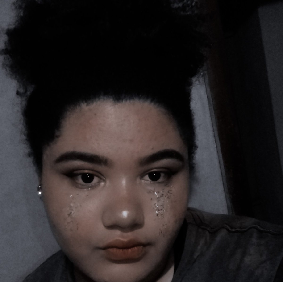 wooyluvs's tweet photo. ˙ˢ ᴴ ᴵ ᴺ ᴱ 
boatos que o glitter grudou até na minha alma...

[ #blselcaday • #blselfie • #BLSD • #mixxiw ] https://t.co/rcbT1u0P9I