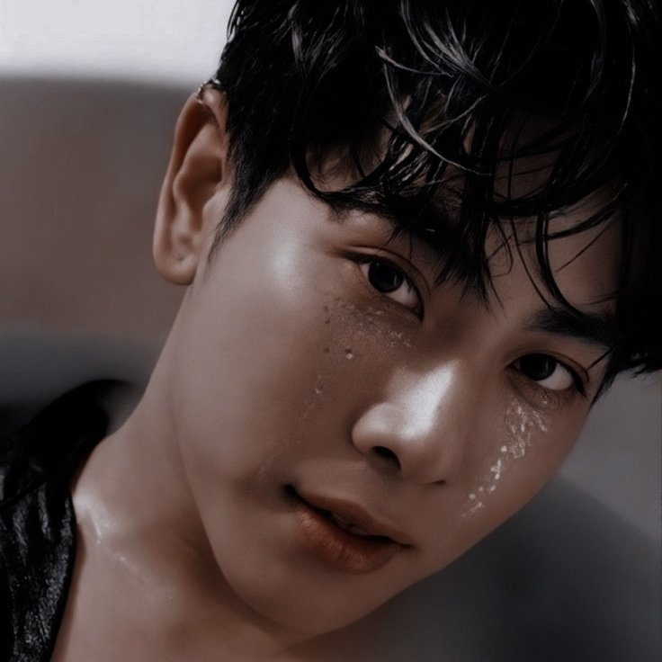 wooyluvs's tweet photo. ˙ˢ ᴴ ᴵ ᴺ ᴱ 
boatos que o glitter grudou até na minha alma...

[ #blselcaday • #blselfie • #BLSD • #mixxiw ] https://t.co/rcbT1u0P9I