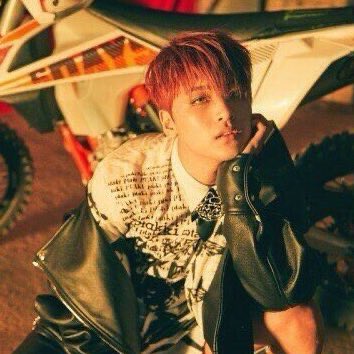 haechan officially owns this look