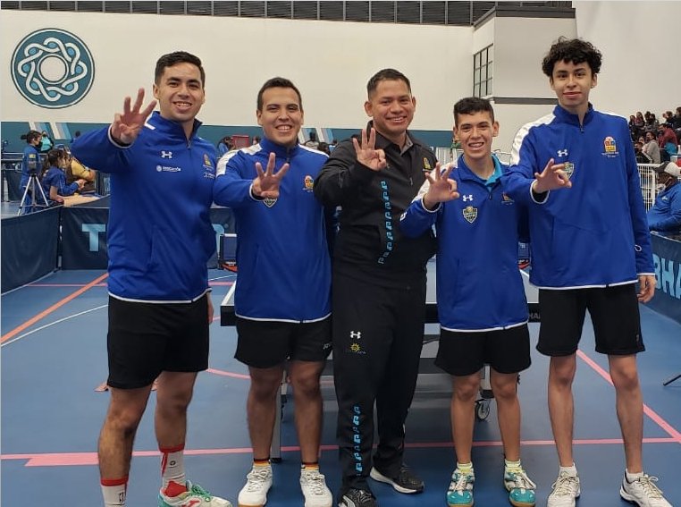 #QuintanaRoo una vez más se coronó Campeón Nacional Absoluto de Primera Fuerza en Tenis de Mesa, durante el torneo celebrado en #Querétaro al ganar cuatro de las siete medallas de oro en disputa. #Jalisco 2do lugar con 2 preseas de oro y #Yucatán en 3ro con un oro. ¡Felicidades!