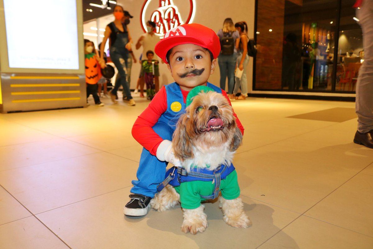 ¡Gracias por compartir con nosotros en familia! 🧡

Nos divertimos muchísimo jugando, disfrutando del Show de Villanos por los chicos de la <a href="/AMPanama/">AMPanama</a> y con los hermosos disfraces de grandes y chicos como también de nuestros queridos peludos en los spots de Halloween. 🧟🧛🎃