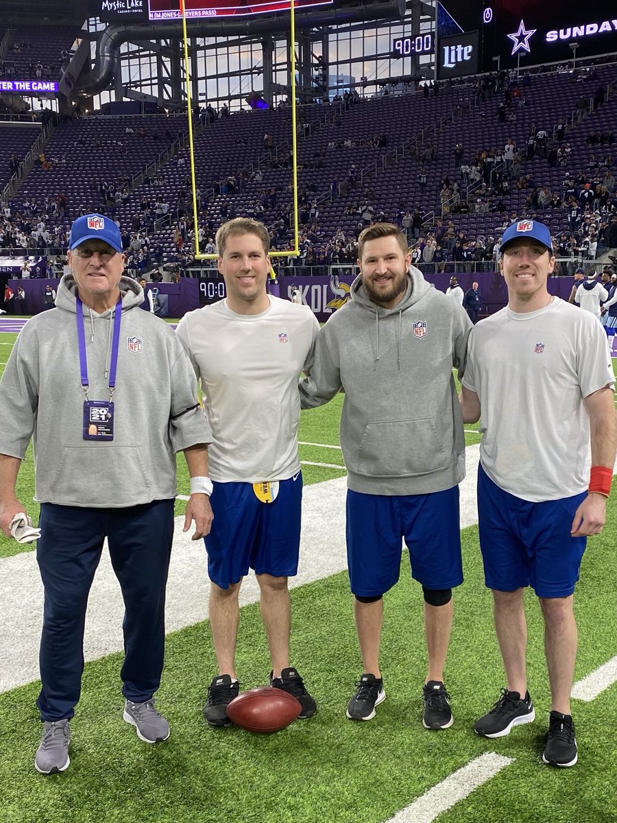 lunchmckenzie's tweet photo. Ready for some Thursday Night Football! SKOL https://t.co/ijcO2XQKPO