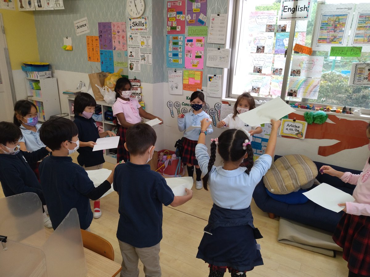 G1_Diving into our new Science unit- Force and motion. 
Students discovered gravitational force through a small operation of dropping a paper and a cube both at the same height and same time.