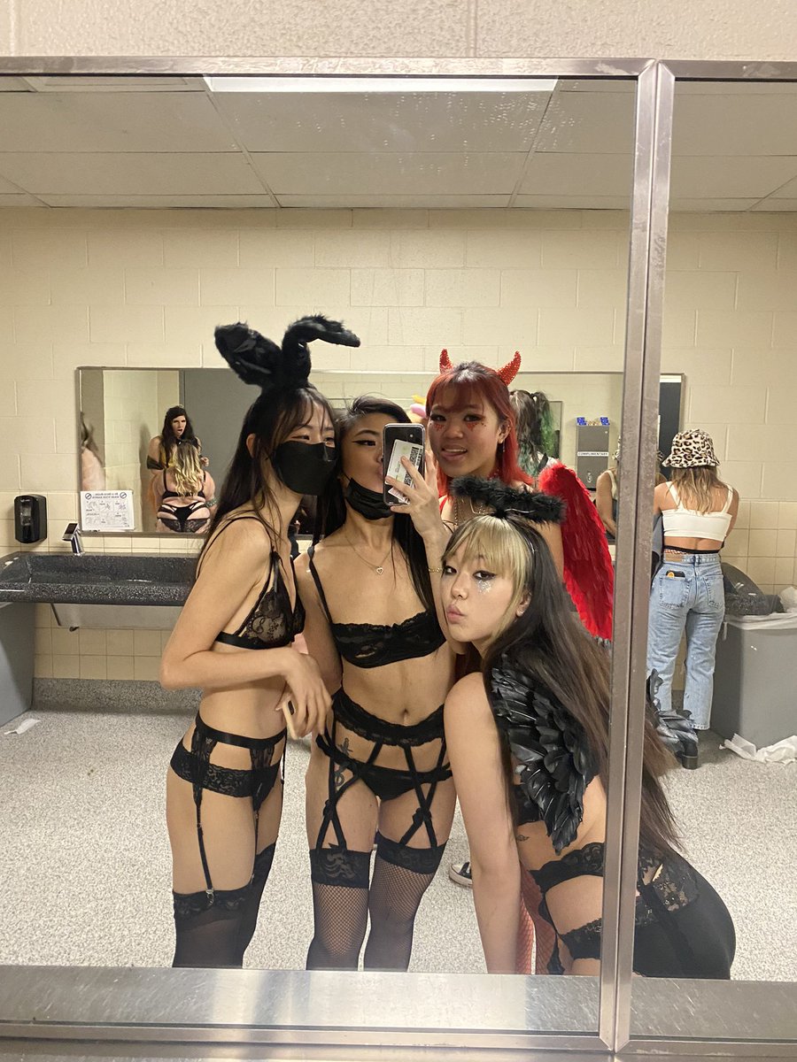 bbk3y's tweet photo. boo https://t.co/8zVHAUEMI3