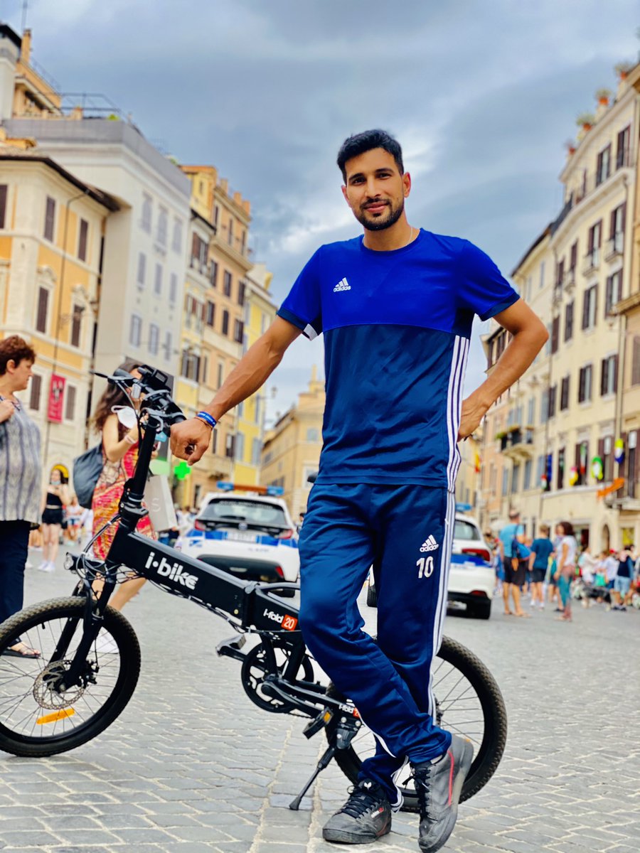 Samisadiq17's tweet photo. Rome https://t.co/jWjGqbty0j