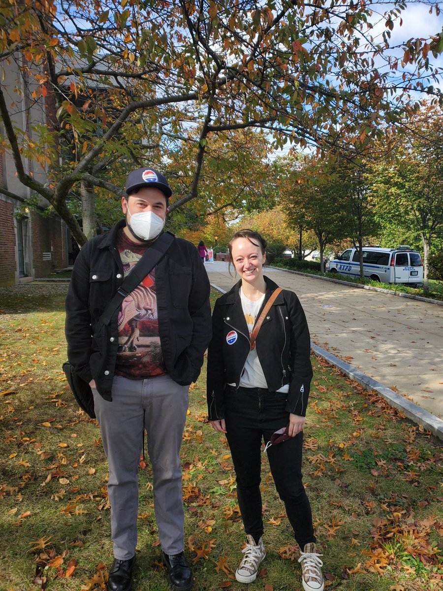 CQUID718's tweet photo. Amazing final day of #EarlyVoting2021 for #CQuID members & friends today! There was a 6-fold increase in the number of voters today at Queens Borough Hall polling site in the City Council District 32 race as last Sunday โญ https://t.co/WNjqCQjgZb