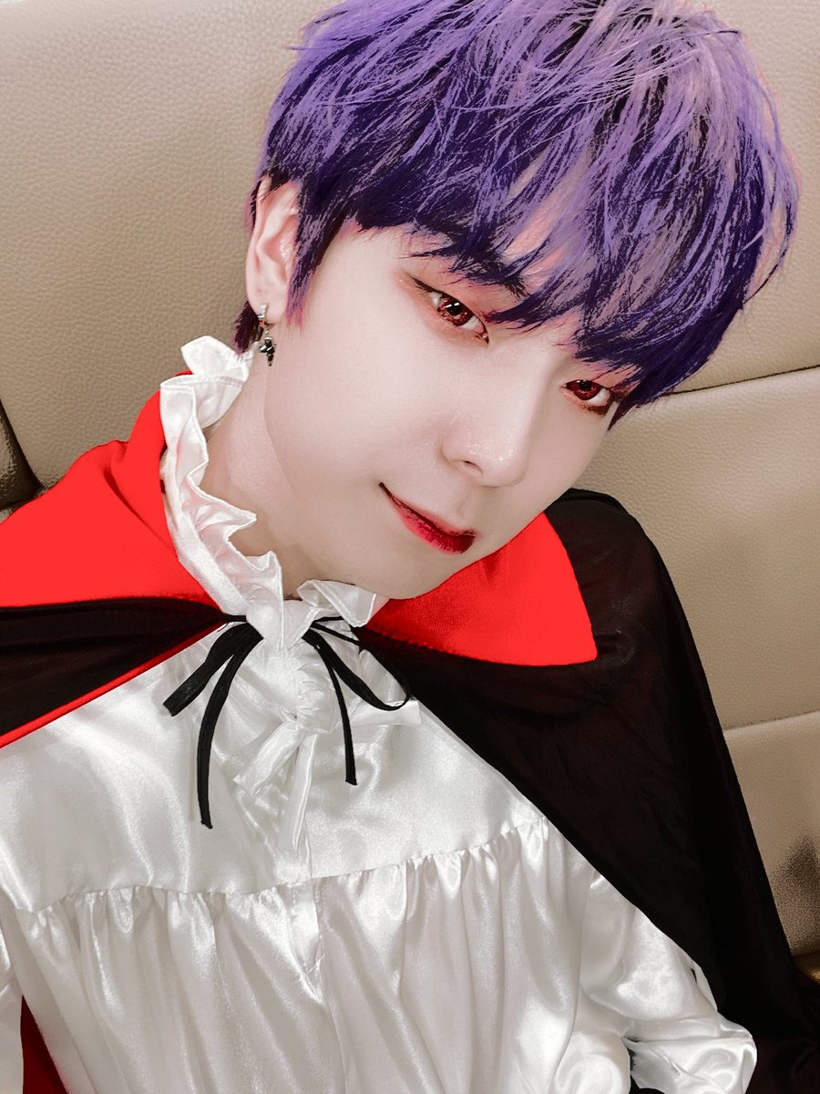 theheIIkid's tweet photo. ⠀
     🦇        *        #⃞𝟯𝟭𝟭𝟬 '    ᥙpdᥲtᥱ   𓊔 

Ready to get #INTO_𝐓𝐇𝐄𝐒𝐏𝐎𝐎𝐊𝐘𝐃𝐑𝐄𝐀𝐌? Seré su supportive vampire el día de hoy porque se merecen lo mejor, ¡suerte a todas!

    #𝐃𝐑𝐄𝐀𝐌𝐊𝐘𝐀𝐓𝐂𝐇𝐀_𝐃𝐁  ₊  #𝐂𝐇𝐀𝐒𝐄𝐌𝐄_𝐃𝐄𝐁𝐔𝐓
⠀ https://t.co/rvBAp8ZazG