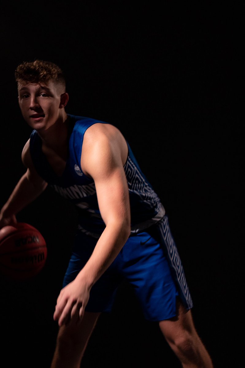 Michael Cahill (FR-6’0-G)

📚Major: Business Administration 
🌽Hidden Talent: Cornhole 
🎧Favorite Music Artist: Moneybagg Yo  
🏀Favorite NBA Player: Damian Lillard
🐟Favorite Food on Island: Poke

#GoSwords⚔️