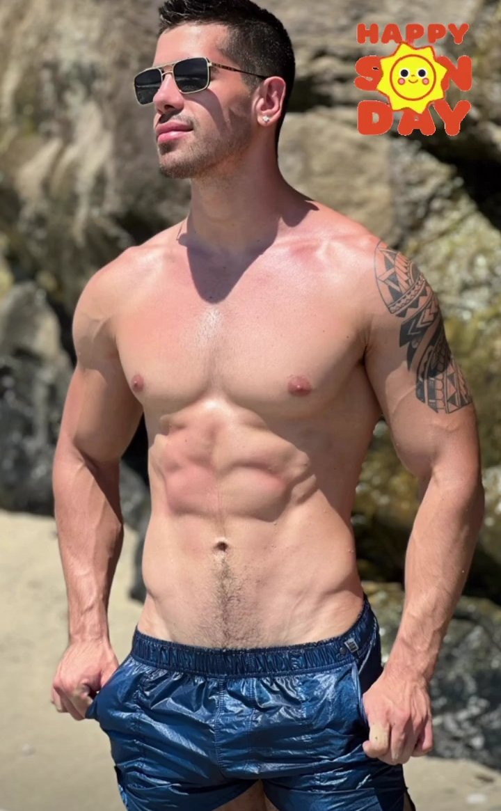 1Angardi's tweet photo. Happy sunday...πβοΈπ #tattoos #LoBuenoDelCalor #beachboy #hot #InkedSunday #bulgeinshort #playa #hombreshot #SundayFunday #DomingoDeHalloween https://t.co/vcm5Z5T62g
