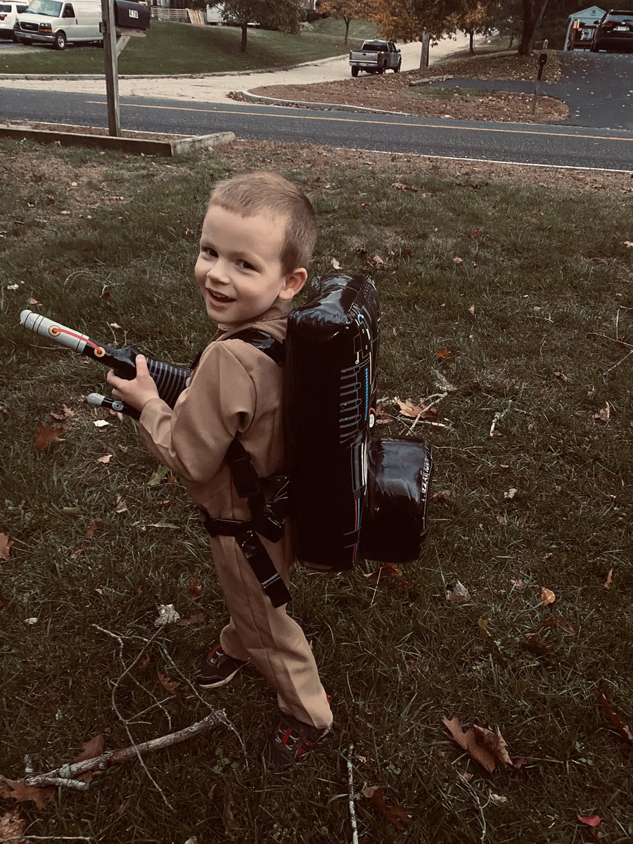 Hutch_Kimberly's tweet photo. Happy Halloween from your friendly ghostbuster! 🎃👻 #halloween2021  #Ghostbusters #costume https://t.co/62nwlAoED2