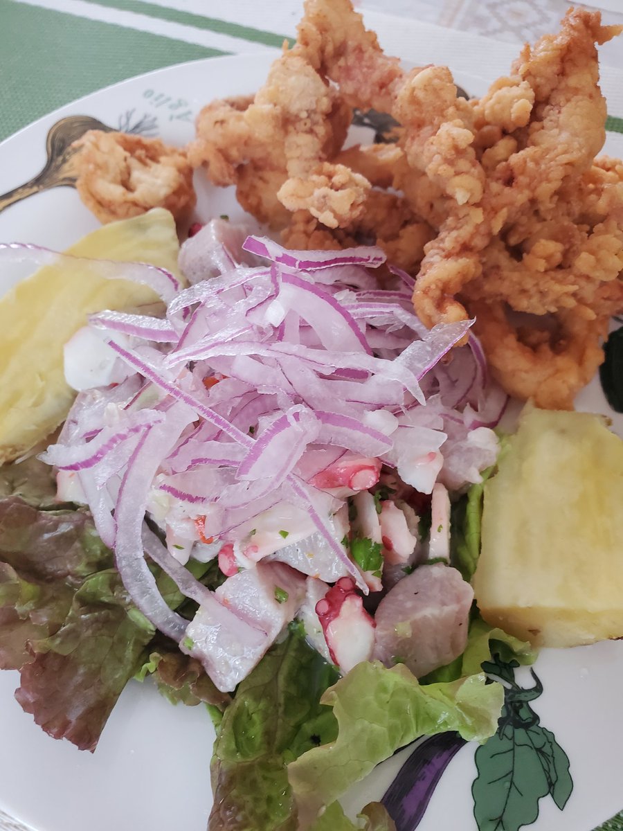 chiekko1227's tweet photo. Su mamá cocinó esto para nosotros😋
Por eso que obtuvimos ganancias cuando visitamos aquí🤎
Q ricooo!!!

His mom cooked for us💮
We need to do exercise🤸

#ceviche 
#comidaperuana 
#peruvianmeal https://t.co/nU9yrZmMUh