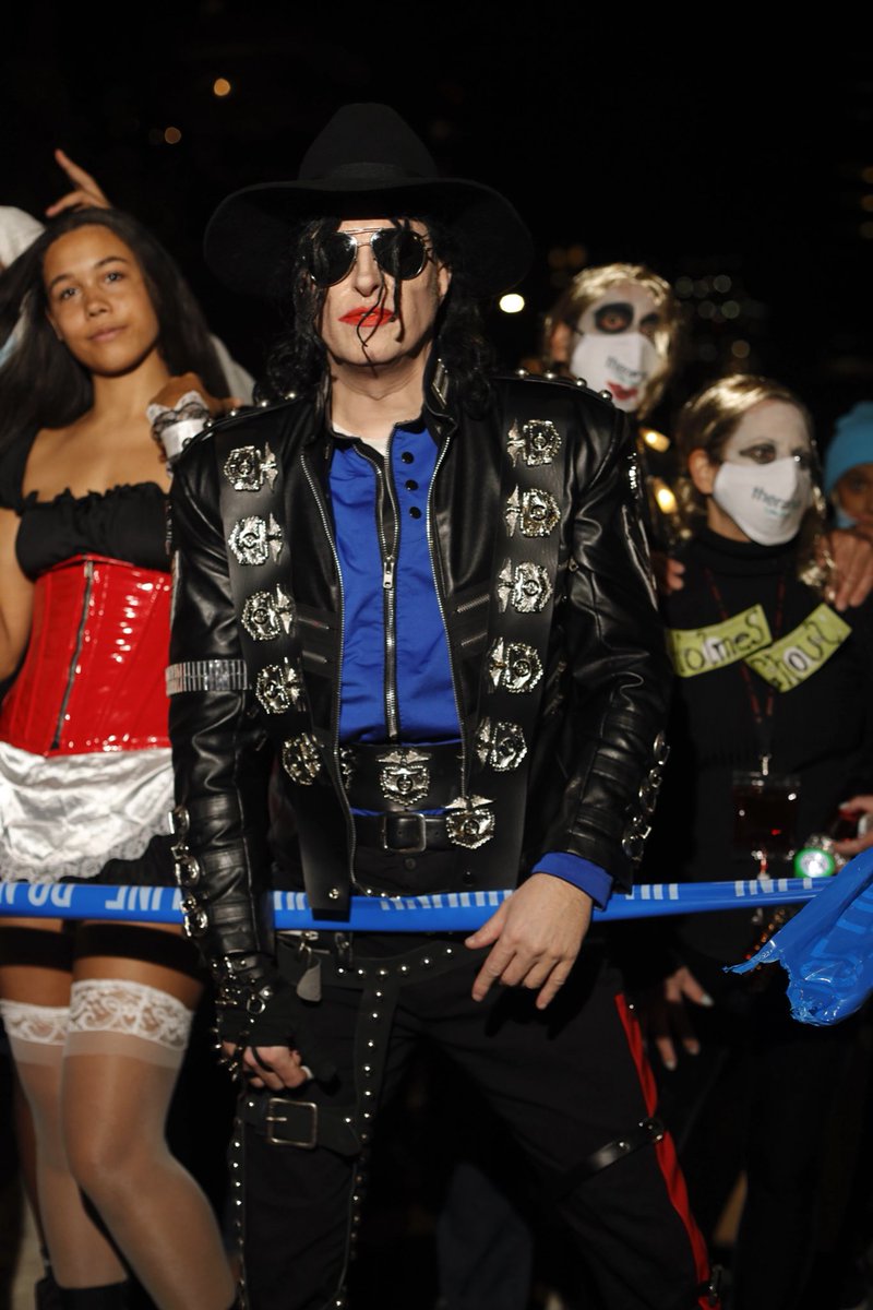 IssaKhari's tweet photo. #Halloween Parade in #NYC
11.31.21
(Can you guess the costume ?)
•
https://t.co/HwbNzU0mY2
#issakhari #followlocaljournalists https://t.co/HvgH3OJfp9