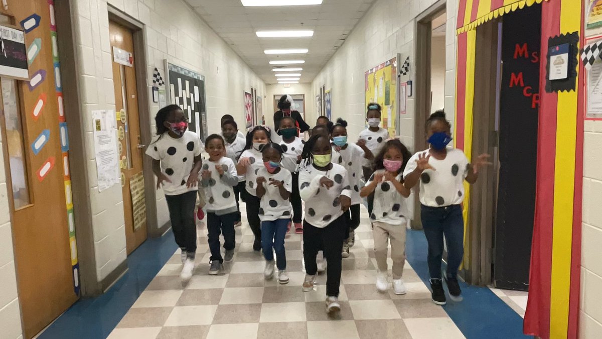 Ms_McRoy's tweet photo. Book character day at @MilesTigersAPS So much fun with my kids!!! #Cruella #101Dalmatians #DisneyPlus @apsupdate https://t.co/GCBLjlI1kO