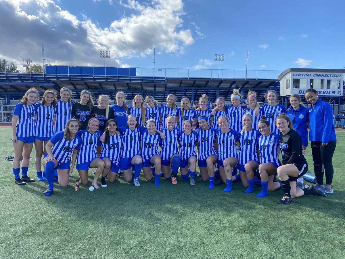 tompince's tweet photo. Decent weekend…  @CCSUBlueDevils #GoBlueDevils https://t.co/IKlkOFKSrG